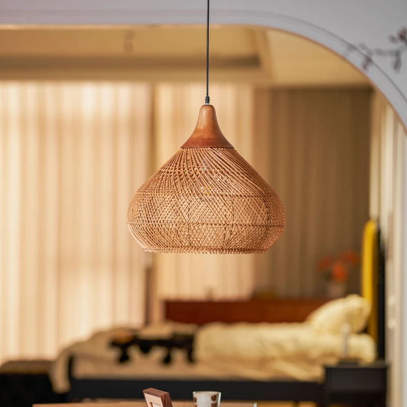 Handgevlochten Rotan Hanglamp – Javaanse Vlechtkunst in 4 Vormen & 3 Maten – Naturel of Zwart Rotan – E26/E27 Fitting – Scandinavisch Woonlicht | Sansoti