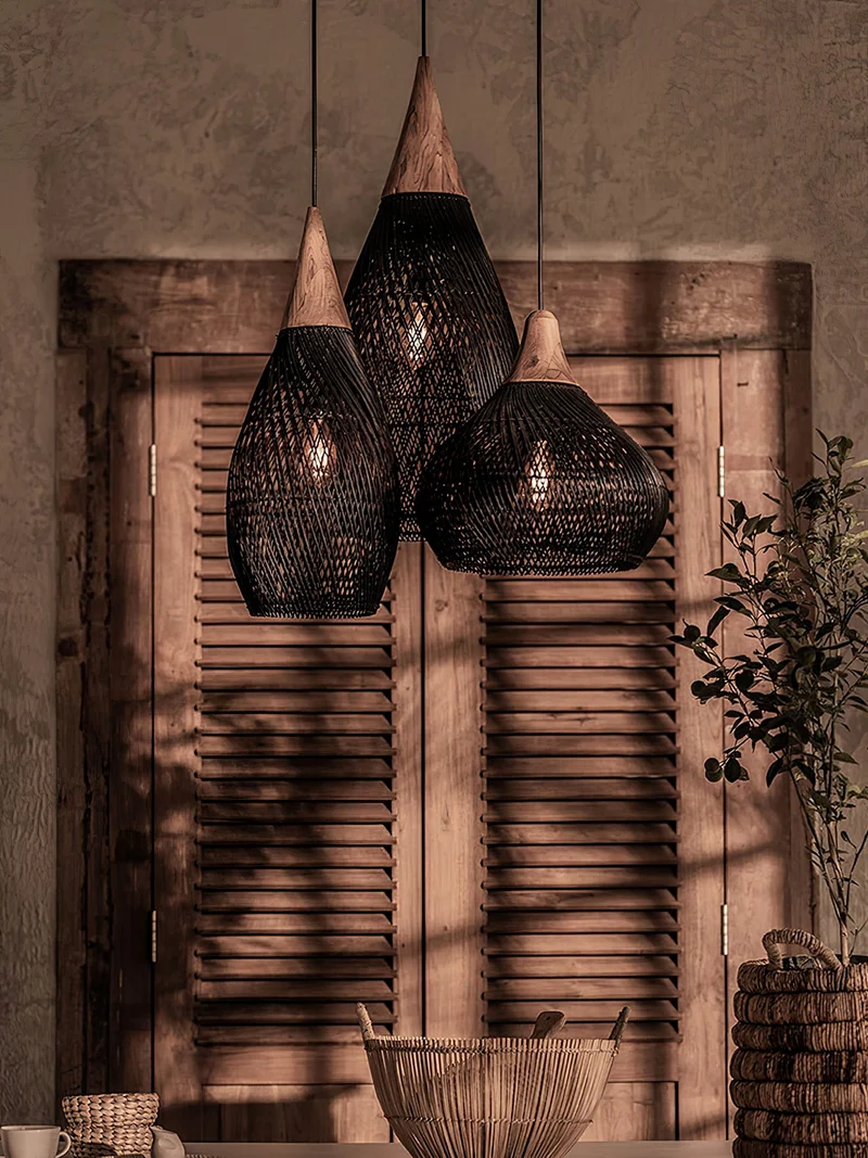 Handgevlochten Rotan Hanglamp – Javaanse Vlechtkunst in 4 Vormen & 3 Maten – Naturel of Zwart Rotan – E26/E27 Fitting – Scandinavisch Woonlicht | Sansoti