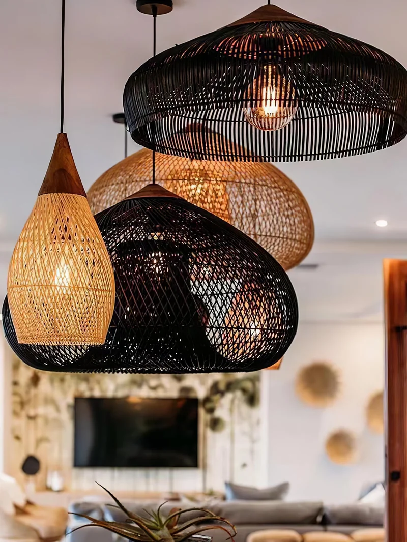 Handgevlochten Rotan Hanglamp – Javaanse Vlechtkunst in 4 Vormen & 3 Maten – Naturel of Zwart Rotan – E26/E27 Fitting – Scandinavisch Woonlicht | Sansoti