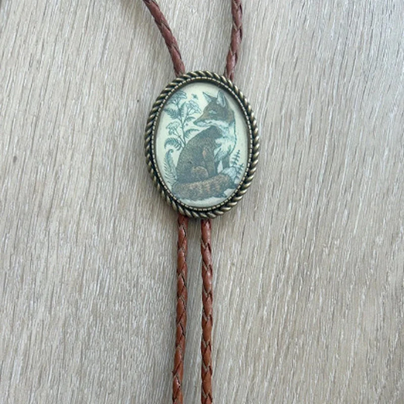 Western Bolo Tie met Kikker en Banjo Motief – Verstelbaar Leren Stropdas voor Authentieke Cowboystijl | Sansoti