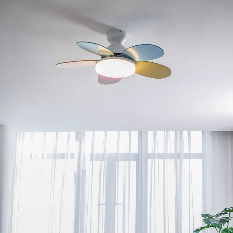 Liora Plafondventilator met Verlichting en Gekleurde Glazen Bladeren voor Kinderkamer – Moderne Ceiling Fan met LED en Afstandsbediening – Verstelbare Snelheid Plafondventilator met Licht in Meerdere Kleurvarianten | Sansoti