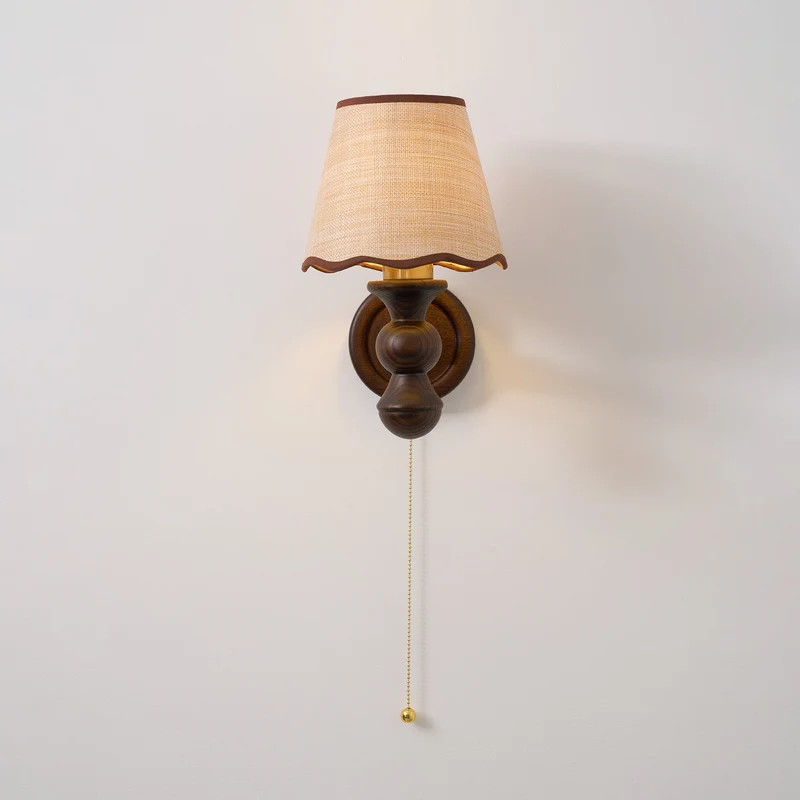 Wandlamp met golvende stoffen kap – Walnoot en beige vintage wandverlichting voor slaapkamer en gang | Sansoti
