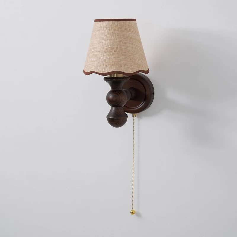 Wandlamp met golvende stoffen kap – Walnoot en beige vintage wandverlichting voor slaapkamer en gang | Sansoti