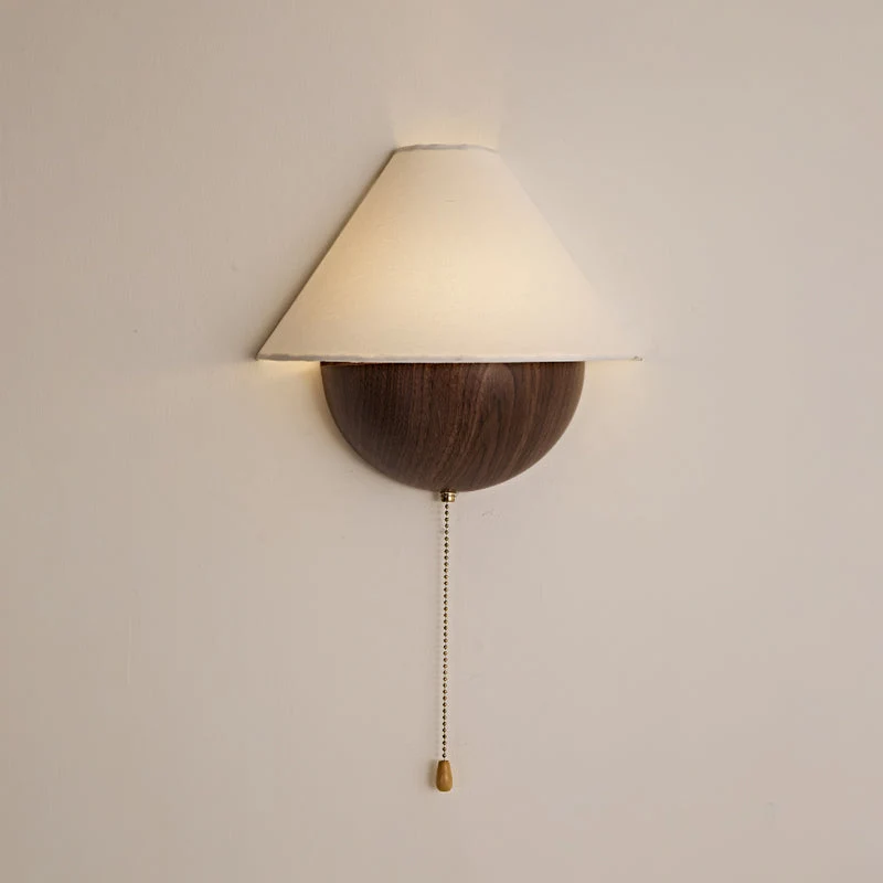 Wandlamp Half-Sphere met Stoffen Kap – Messing Trekschakelaar & Handbewerkt Ijzer voor Slaapkamer en Leeshoek | Sansoti