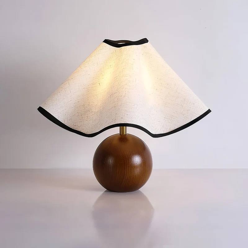 Wavecrest Tafellamp Golvende Stoffen Kap met Houten Voet ∅15″ E26/E27 Linnenkap Beige Walnoot Zwart Inline Schakelaar 59″ Snoer Organisch Golvenontwerp Sansoti