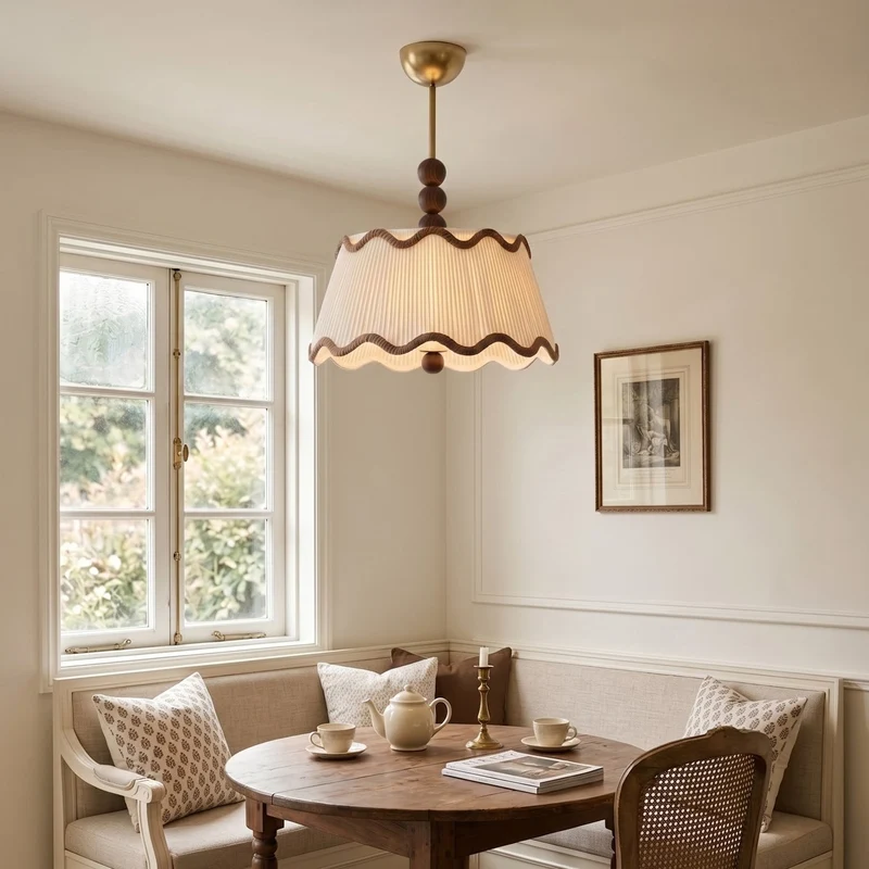 Plafondlamp met Geplooide Kap en Houten Kralen – Vintage Cottage Stijl voor Warm Sfeervol Licht | Sansoti
