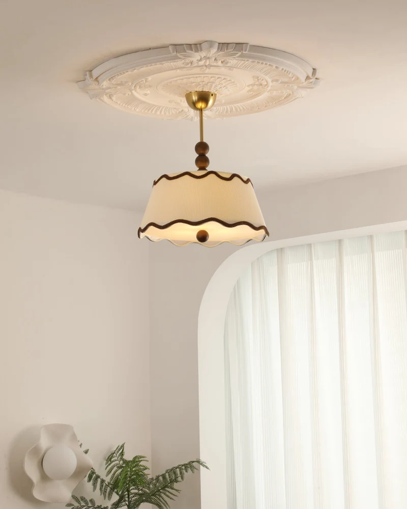 Plafondlamp met Geplooide Kap en Houten Kralen – Vintage Cottage Stijl voor Warm Sfeervol Licht | Sansoti