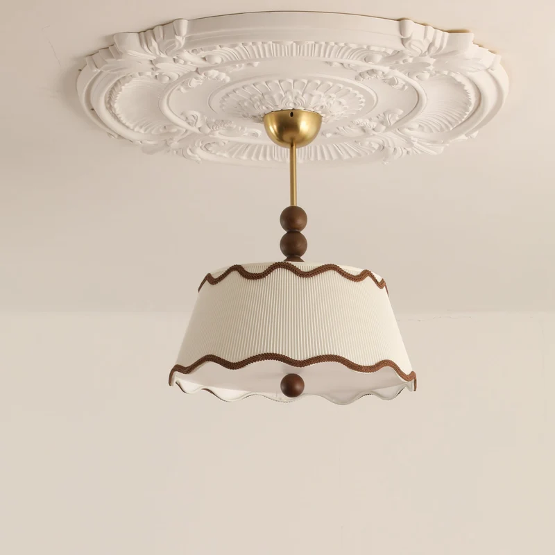 Plafondlamp met Geplooide Kap en Houten Kralen – Vintage Cottage Stijl voor Warm Sfeervol Licht | Sansoti