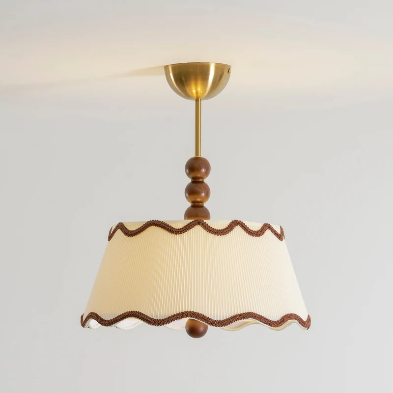Plafondlamp met Geplooide Kap en Houten Kralen – Vintage Cottage Stijl voor Warm Sfeervol Licht | Sansoti
