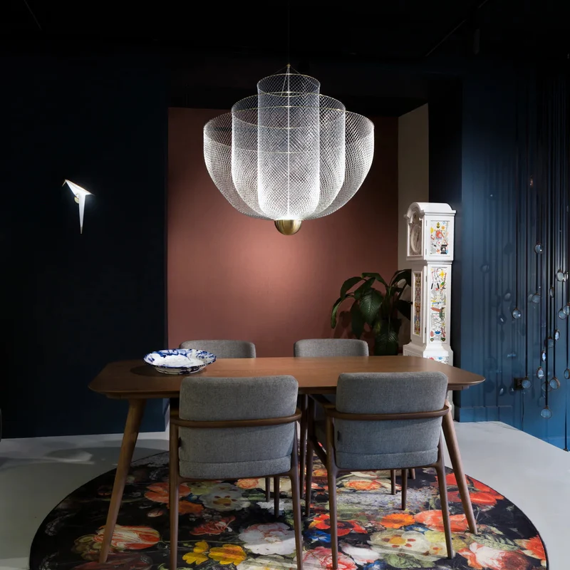 Geometrische Metalen Kroonluchter met Geïntegreerde LED en Messing Accenten – Drie Gelaagde Designlamp | Sansoti