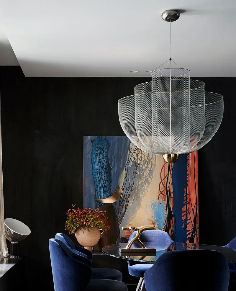 Geometrische Metalen Kroonluchter met Geïntegreerde LED en Messing Accenten – Drie Gelaagde Designlamp | Sansoti