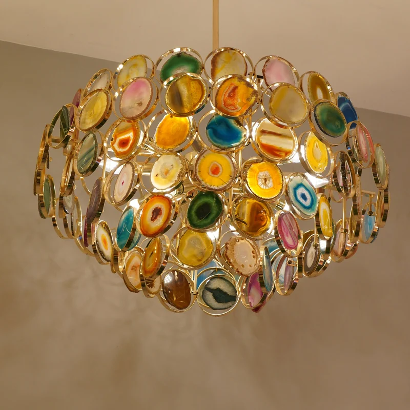 Agaat Kroonluchter – Natuursteen Hanglamp met Goudkleurige Montage – Echt Braziliaans Agaat Verlicht | Sansoti