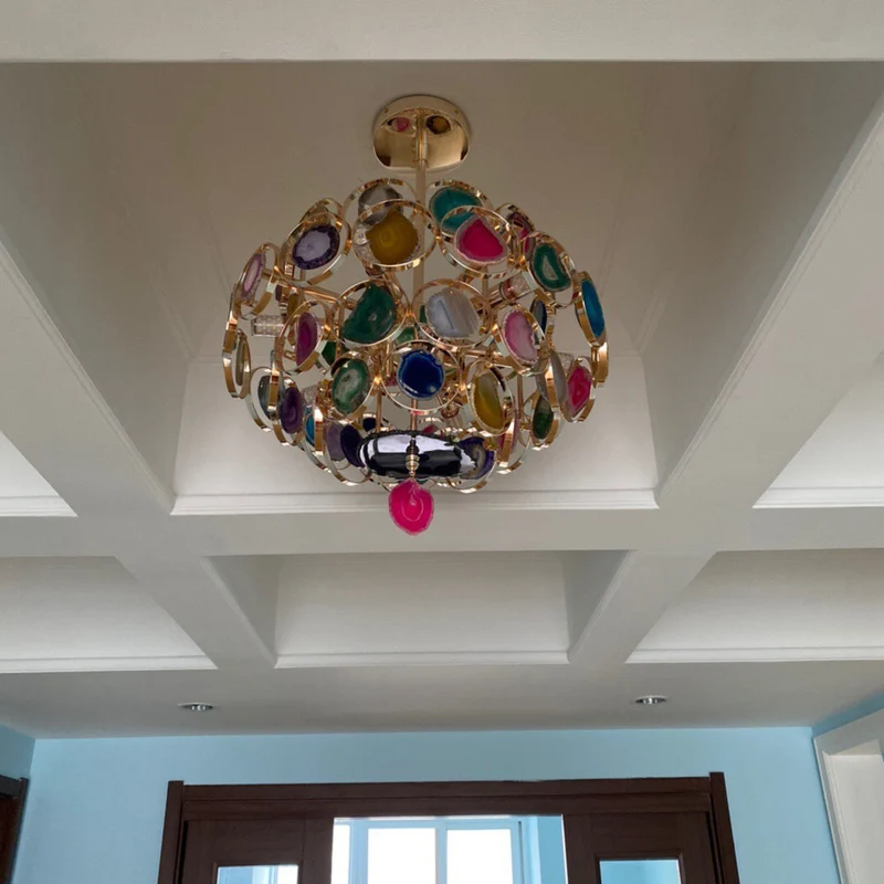 Agaat Kroonluchter – Natuursteen Hanglamp met Goudkleurige Montage – Echt Braziliaans Agaat Verlicht | Sansoti