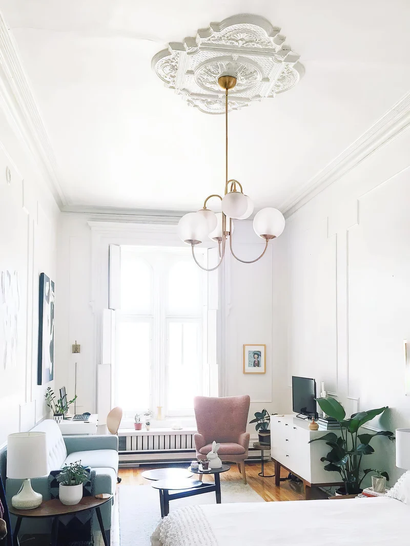 Zwanenhals Kroonluchter Ø76 cm – 8-Lichts Hanglamp met Glazen Bollen Goud/Zwart | Sansoti