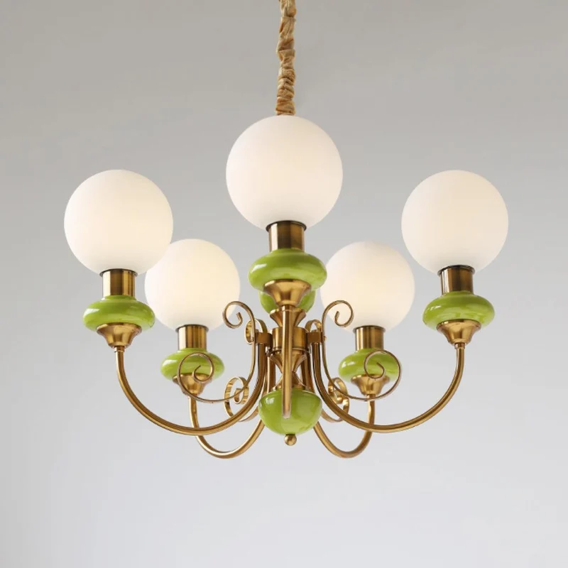 Kroonluchter met Groene Glazen Kappen en Gouden of Zwarte Afwerking – Luxe Hanglamp in 3, 5 of 8 Lichtpunten | Sansoti