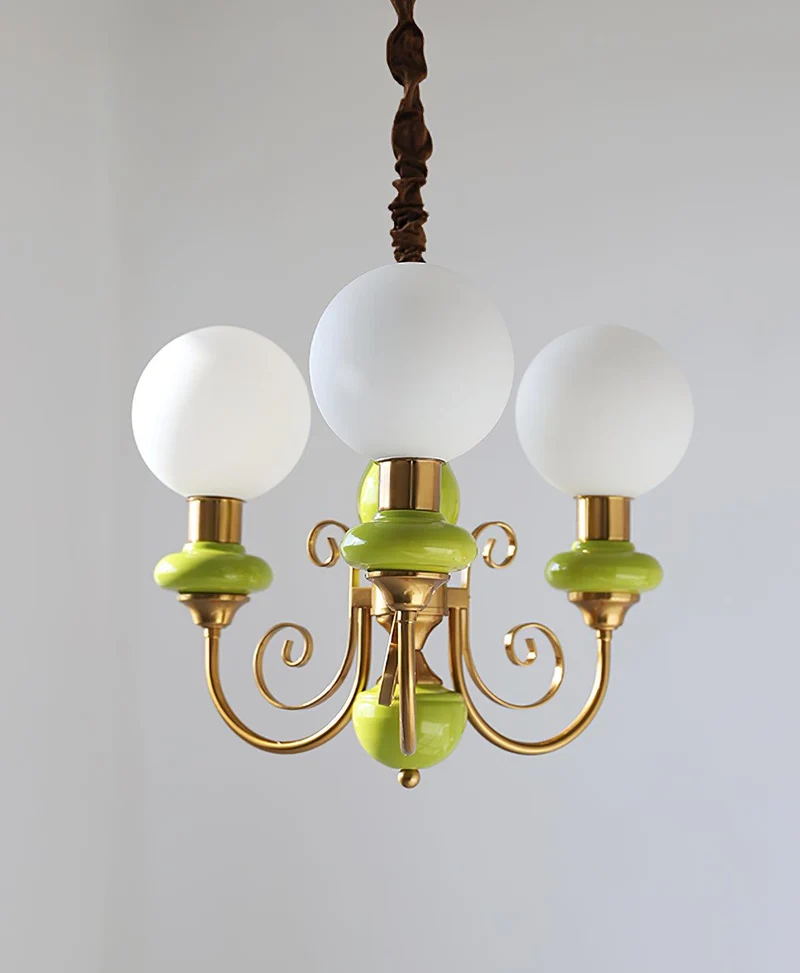 Kroonluchter met Groene Glazen Kappen en Gouden of Zwarte Afwerking – Luxe Hanglamp in 3, 5 of 8 Lichtpunten | Sansoti