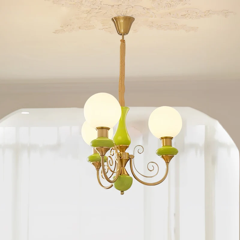 Kroonluchter met Groene Glazen Kappen en Gouden of Zwarte Afwerking – Luxe Hanglamp in 3, 5 of 8 Lichtpunten | Sansoti