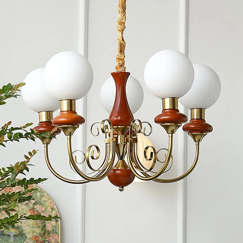Kroonluchter met Groene Glazen Kappen en Gouden of Zwarte Afwerking – Luxe Hanglamp in 3, 5 of 8 Lichtpunten | Sansoti