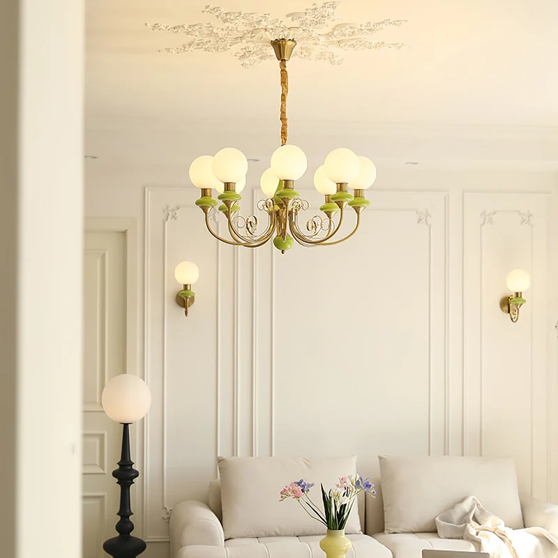 Kroonluchter met Groene Glazen Kappen en Gouden of Zwarte Afwerking – Luxe Hanglamp in 3, 5 of 8 Lichtpunten | Sansoti