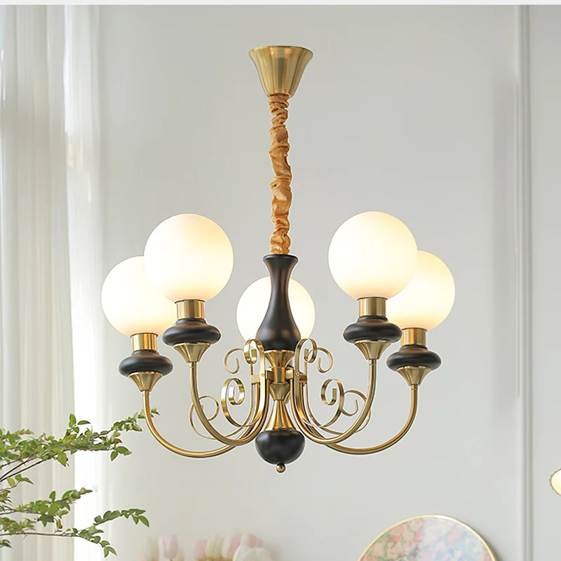 Kroonluchter met Groene Glazen Kappen en Gouden of Zwarte Afwerking – Luxe Hanglamp in 3, 5 of 8 Lichtpunten | Sansoti