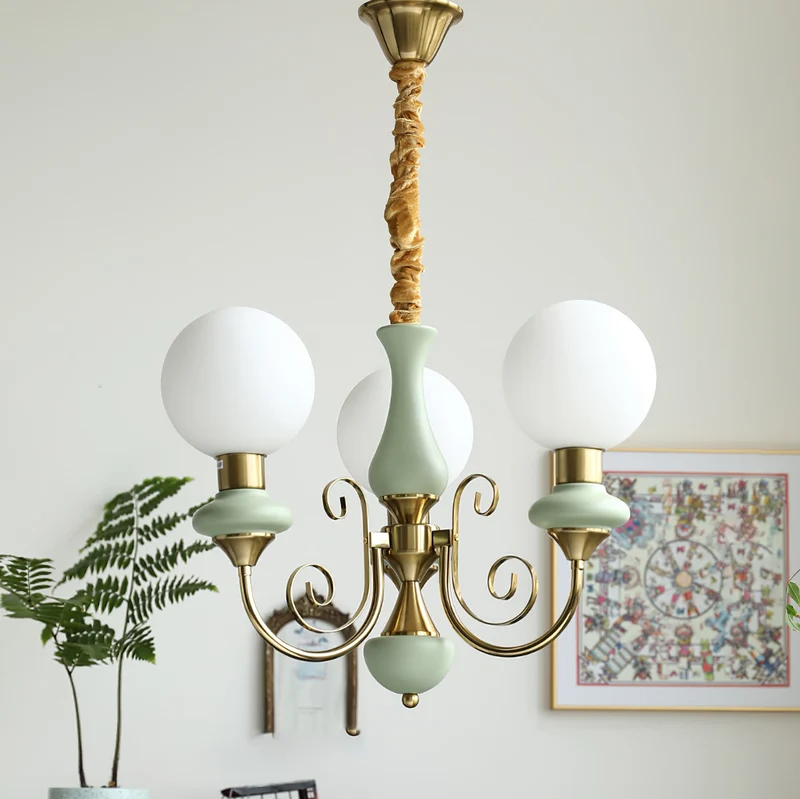 Kroonluchter met Groene Glazen Kappen en Gouden of Zwarte Afwerking – Luxe Hanglamp in 3, 5 of 8 Lichtpunten | Sansoti