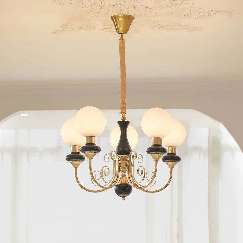 Kroonluchter met Groene Glazen Kappen en Gouden of Zwarte Afwerking – Luxe Hanglamp in 3, 5 of 8 Lichtpunten | Sansoti