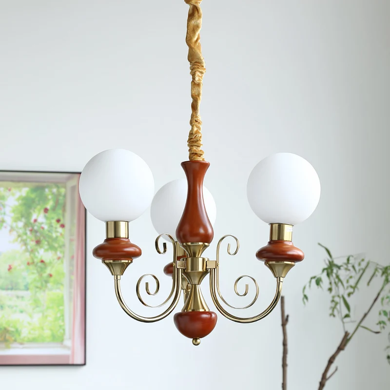 Kroonluchter met Groene Glazen Kappen en Gouden of Zwarte Afwerking – Luxe Hanglamp in 3, 5 of 8 Lichtpunten | Sansoti