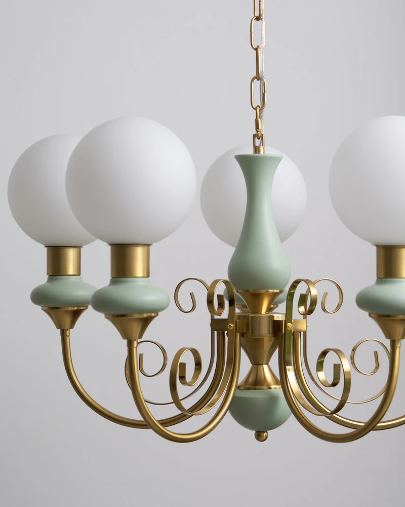 Kroonluchter met Groene Glazen Kappen en Gouden of Zwarte Afwerking – Luxe Hanglamp in 3, 5 of 8 Lichtpunten | Sansoti