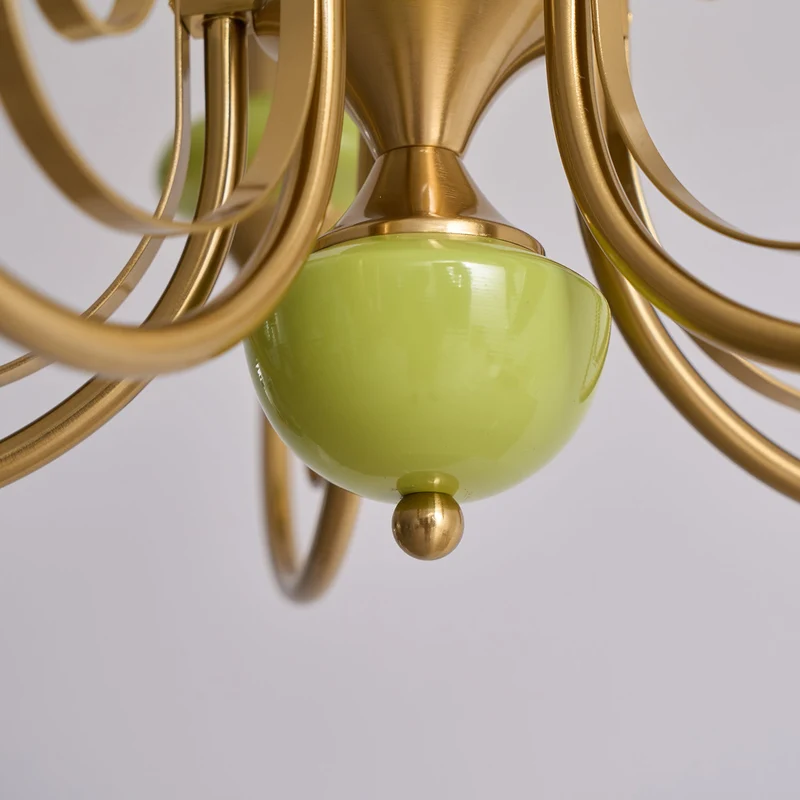 Kroonluchter met Groene Glazen Kappen en Gouden of Zwarte Afwerking – Luxe Hanglamp in 3, 5 of 8 Lichtpunten | Sansoti