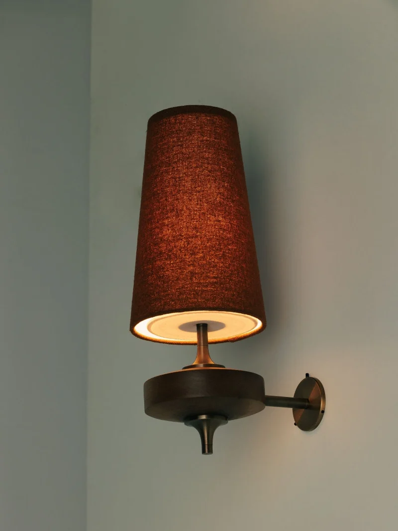 Retro Wandlamp met Stoffen Kap – Vintage Verlichting voor Slaapkamer | Sansoti