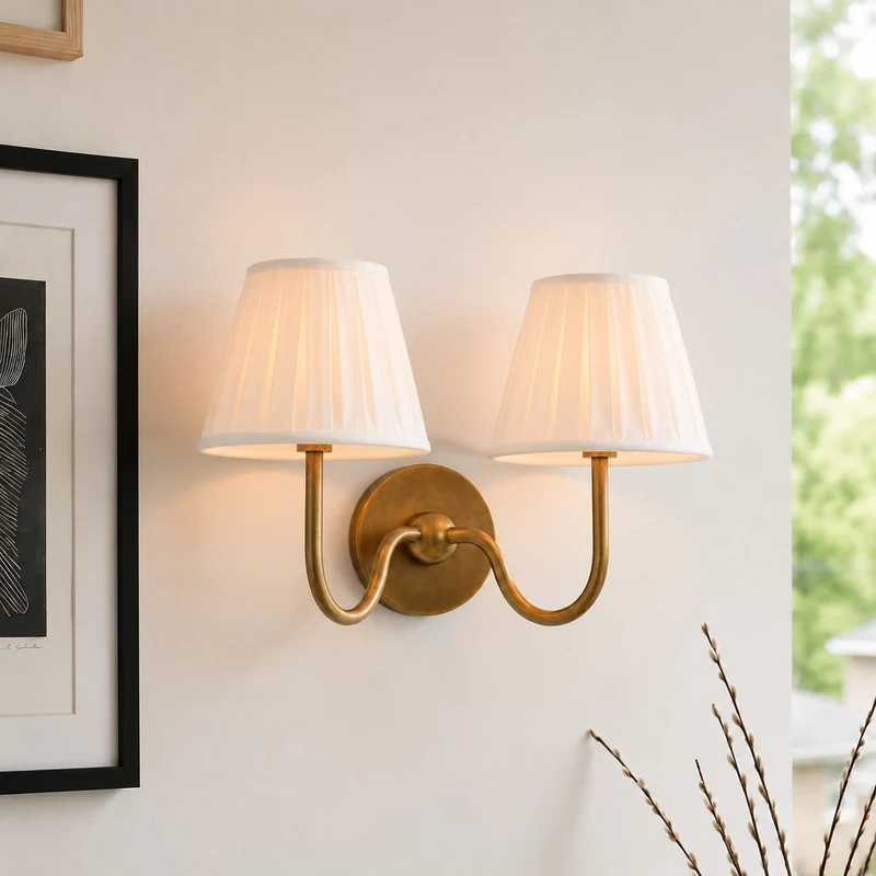 Wandlamp met Geplisseerde Stoffen Kap – Klassieke Verlichting voor Slaapkamer en Woonkamer | Sansoti