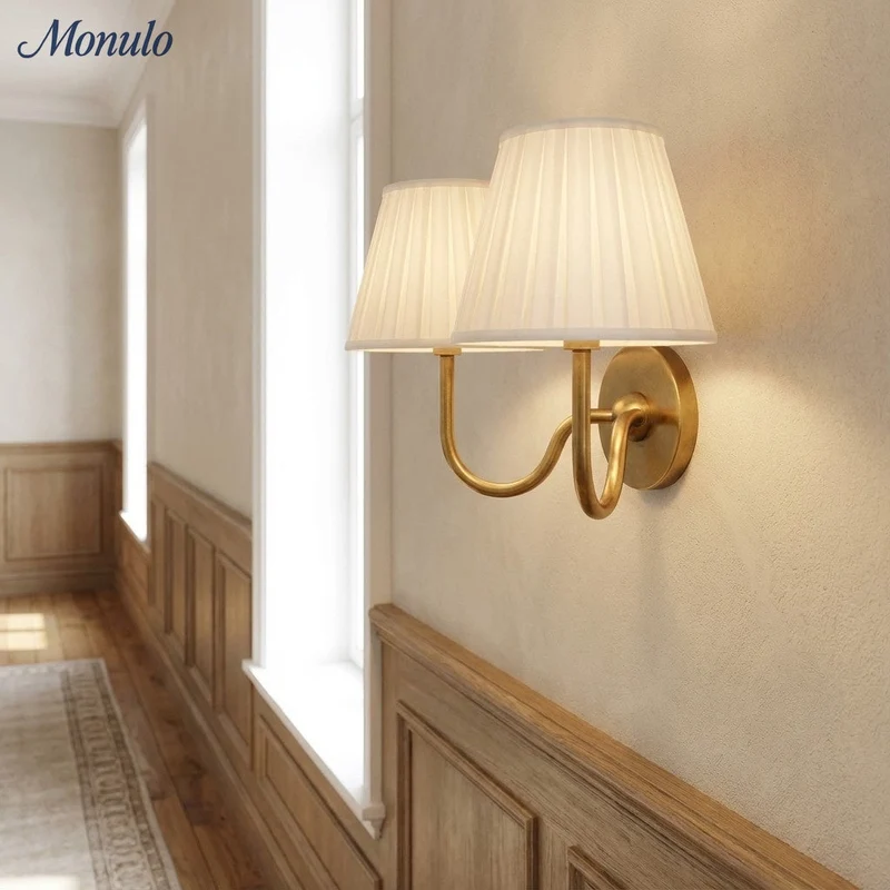 Wandlamp met Geplisseerde Stoffen Kap – Klassieke Verlichting voor Slaapkamer en Woonkamer | Sansoti
