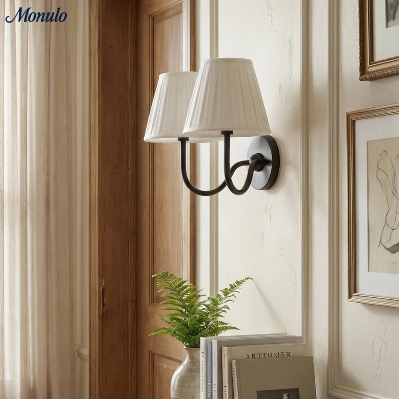 Wandlamp met Geplisseerde Stoffen Kap – Klassieke Verlichting voor Slaapkamer en Woonkamer | Sansoti