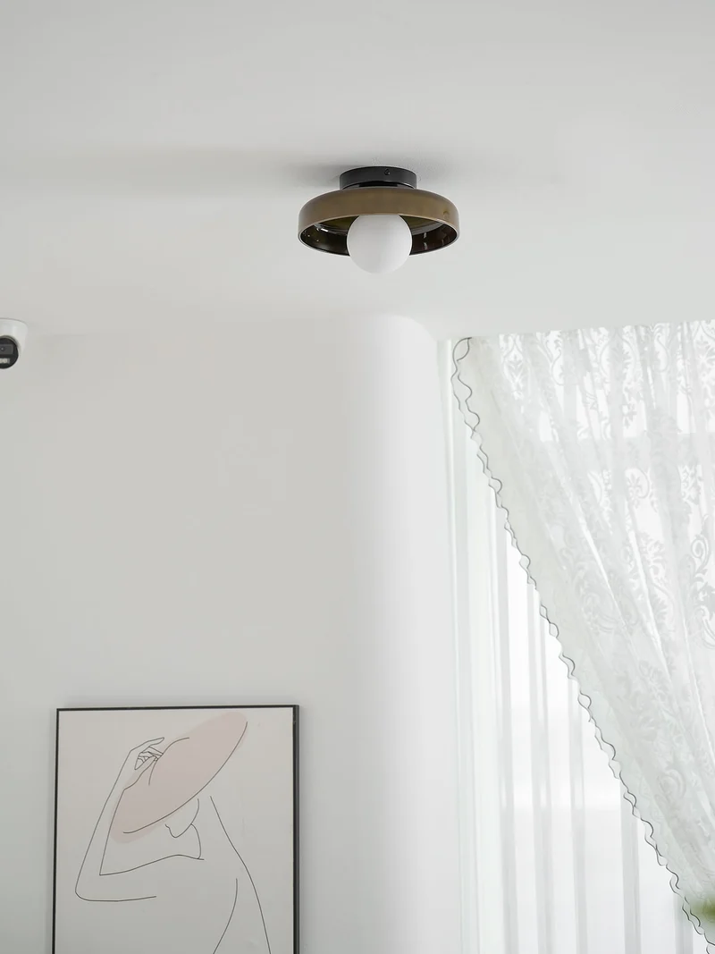 Disc Orb Plafondlamp – Moderne Glazen Lampenkap Rond Scandinavisch Design Messing Basis 3 Lichtpunten Warm Licht Woonkamer Slaapkamer Eetkamer | Sansoti
