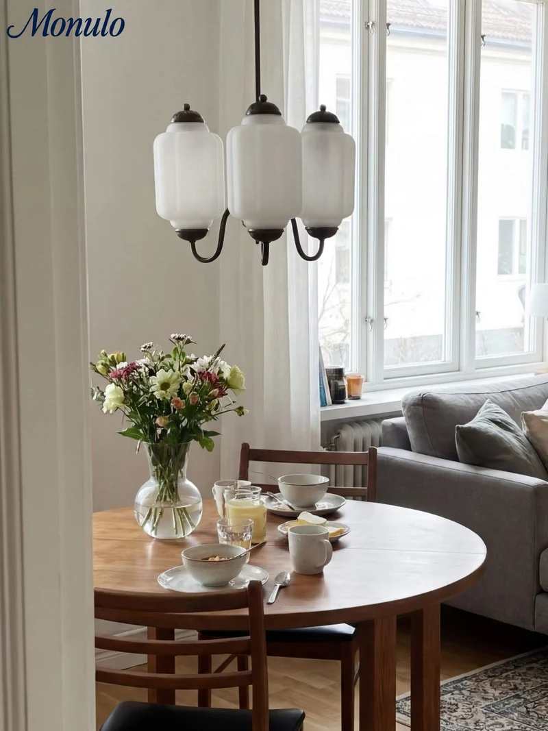 Melkglazen Kroonluchter Vintage Afwerking Tijdloze Elegantie Klassieke Verlichting voor Eetkamer Woonkamer | Sansoti