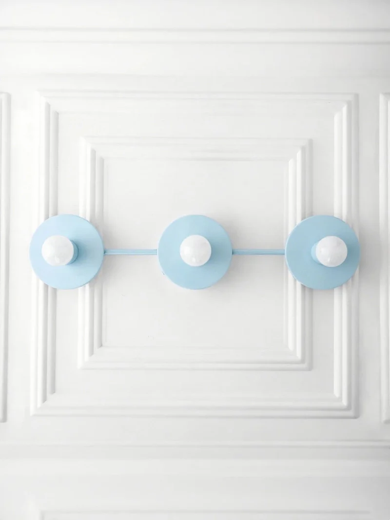 Minimalistische Badkamerlamp met Drie Lichtpunten - Verkrijgbaar in Meerdere Kleuren | Sansoti