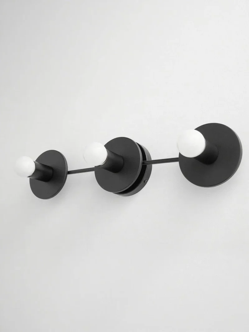 Minimalistische Badkamerlamp met Drie Lichtpunten - Verkrijgbaar in Meerdere Kleuren | Sansoti