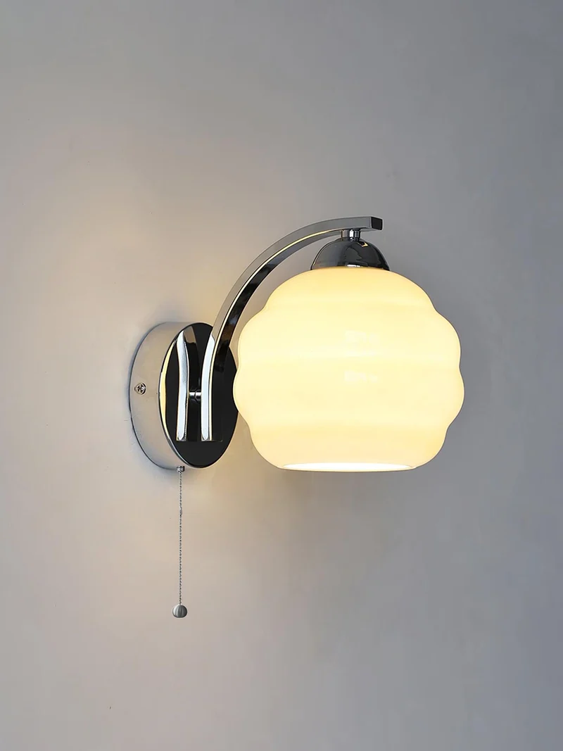 Art Deco Wandlamp met Gebogen Glazen Kap Vintage Stijl | Sansoti
