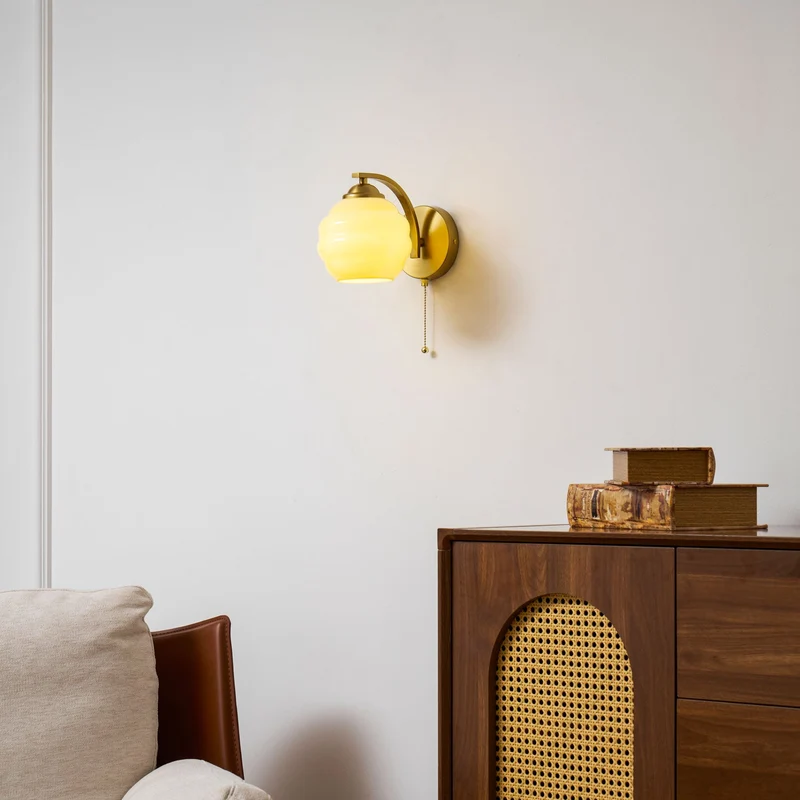 Art Deco Wandlamp met Gebogen Glazen Kap Vintage Stijl | Sansoti