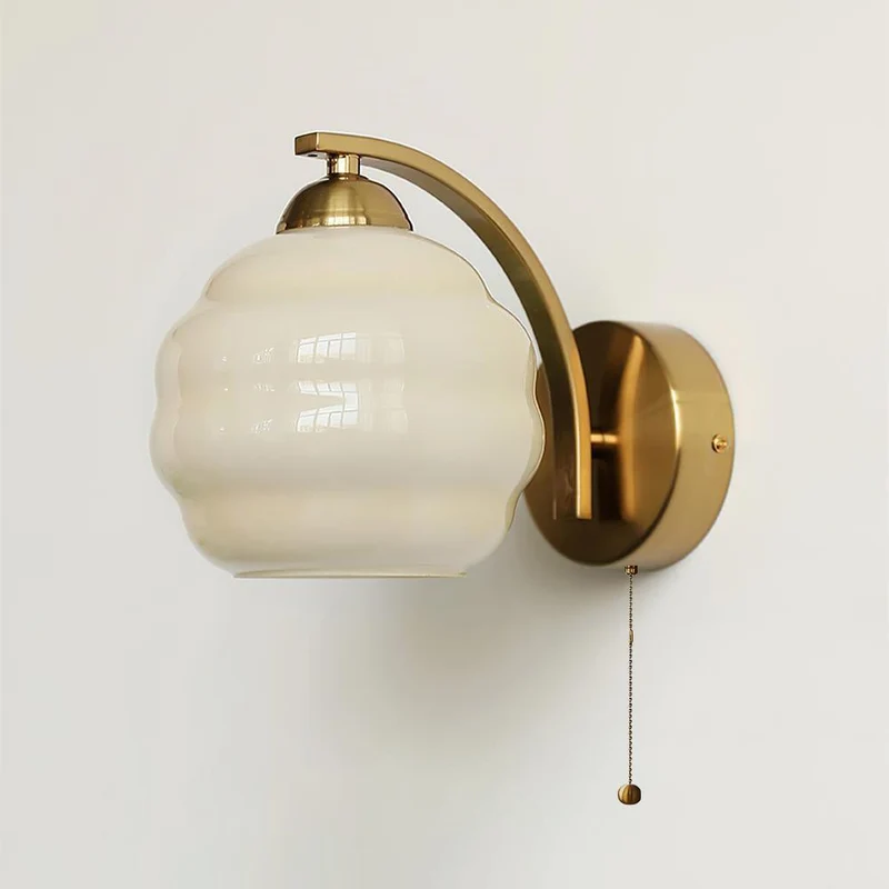 Art Deco Wandlamp met Gebogen Glazen Kap Vintage Stijl | Sansoti