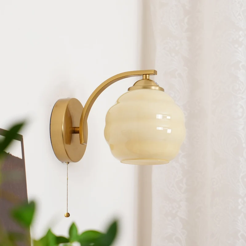 Art Deco Wandlamp met Gebogen Glazen Kap Vintage Stijl | Sansoti