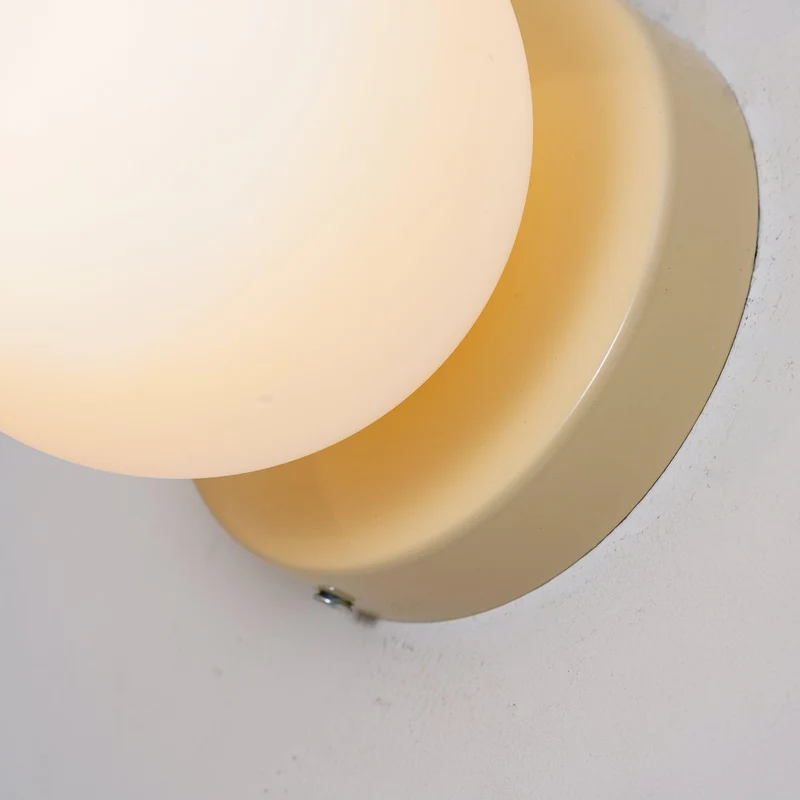 Nuvol Wandlamp — Metalen Wandspot met Glazen Bol ø12cm — Compacte Wandverlichting in 5 Kleuren | Sansoti