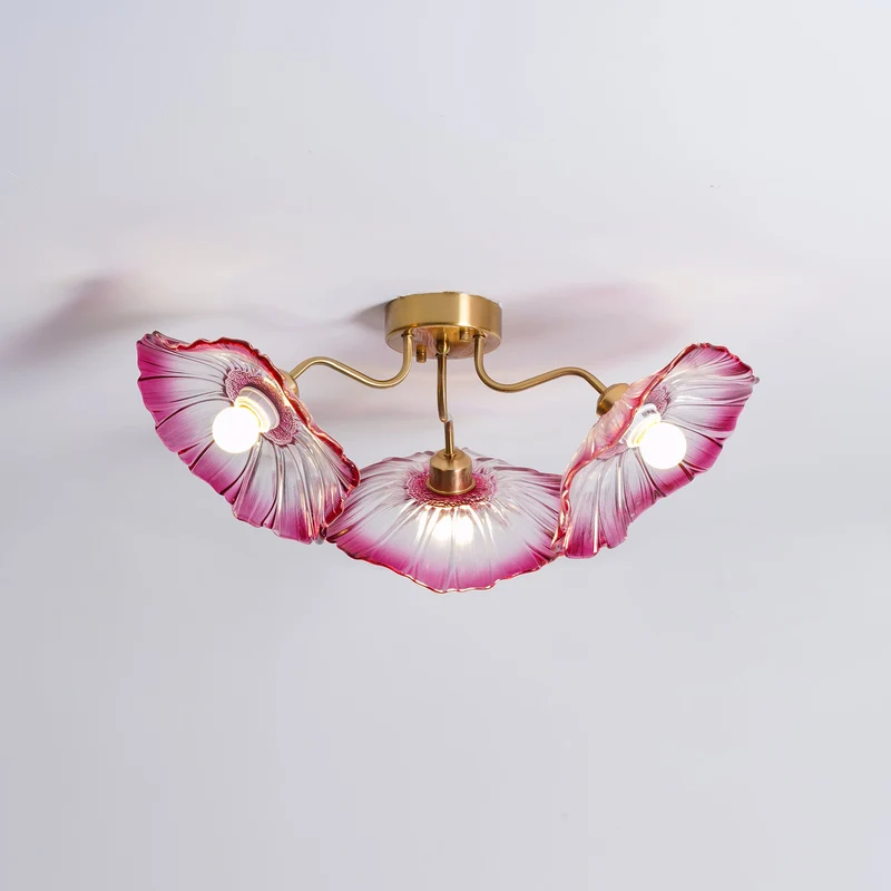 Glazen Plafondlamp met Bladmotief – 3, 5 of 6 Lichtpunten – Gouden Armatuur met Helder of Roze Matglas | Sansoti