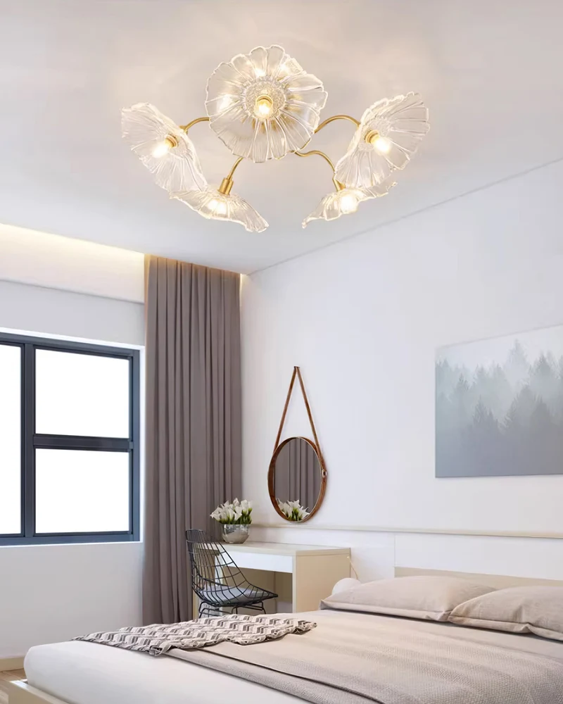 Glazen Plafondlamp met Bladmotief – 3, 5 of 6 Lichtpunten – Gouden Armatuur met Helder of Roze Matglas | Sansoti
