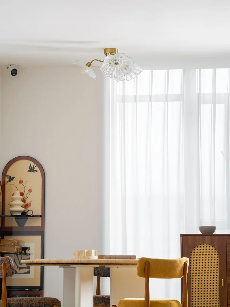 Glazen Plafondlamp met Bladmotief – 3, 5 of 6 Lichtpunten – Gouden Armatuur met Helder of Roze Matglas | Sansoti