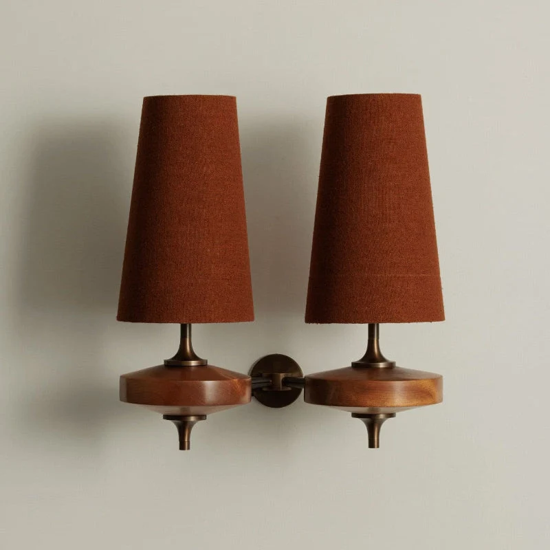 Vintage Wandlamp met Houten Arm en Stoffen Kap – Antiek Messing of Walnoot – E12/E14 Fitting | Sansoti