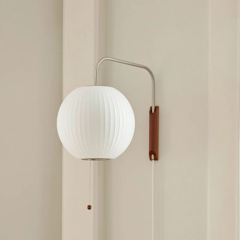 Wandlamp met Scharnierende Kap - Plug-In - Verstelbare Lichtrichting - Scandinavisch Design - Walnoot Accent | Sansoti
