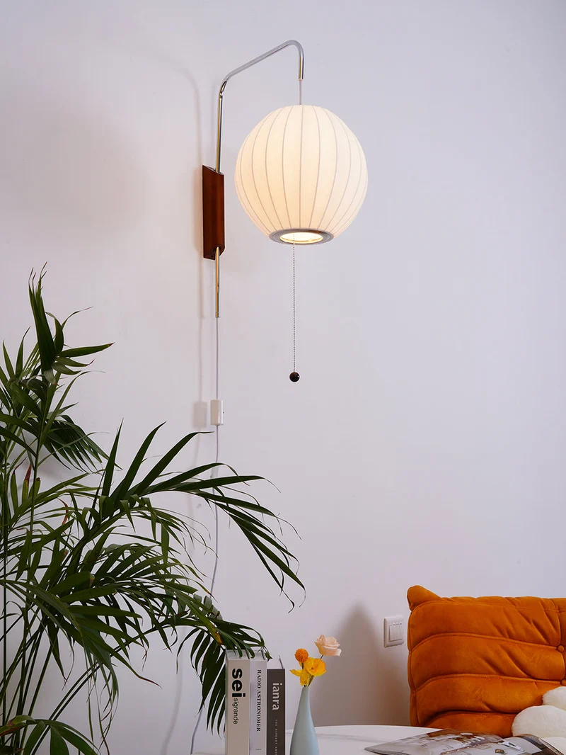 Wandlamp met Scharnierende Kap - Plug-In - Verstelbare Lichtrichting - Scandinavisch Design - Walnoot Accent | Sansoti