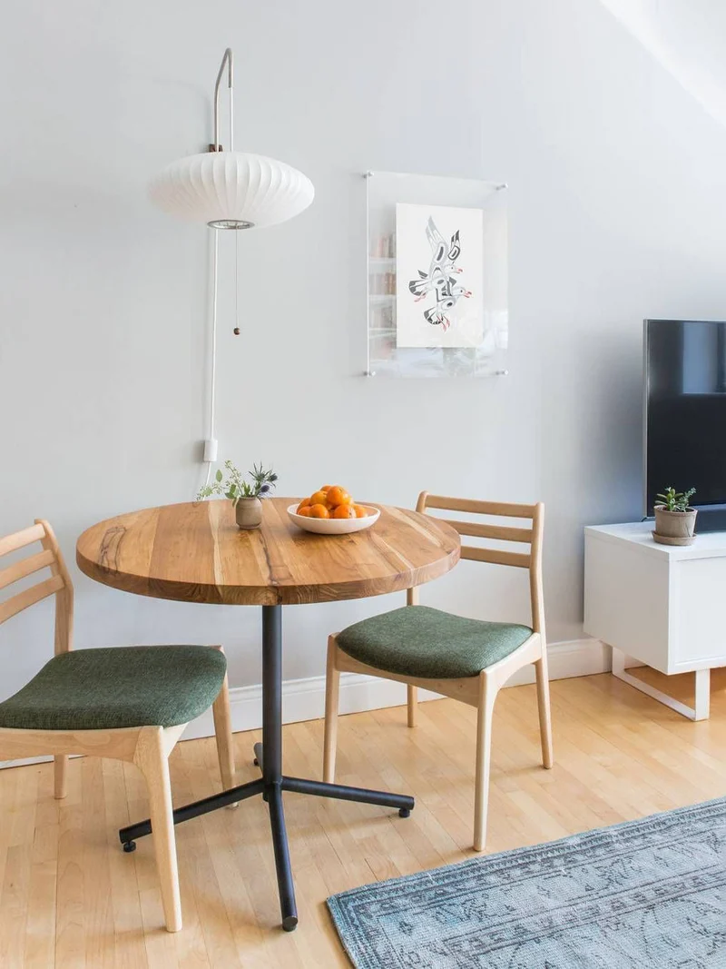 Wandlamp met Scharnierende Kap - Plug-In - Verstelbare Lichtrichting - Scandinavisch Design - Walnoot Accent | Sansoti