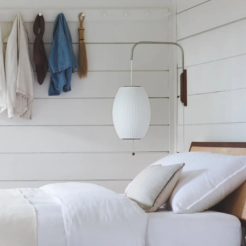 Wandlamp met Scharnierende Kap - Plug-In - Verstelbare Lichtrichting - Scandinavisch Design - Walnoot Accent | Sansoti